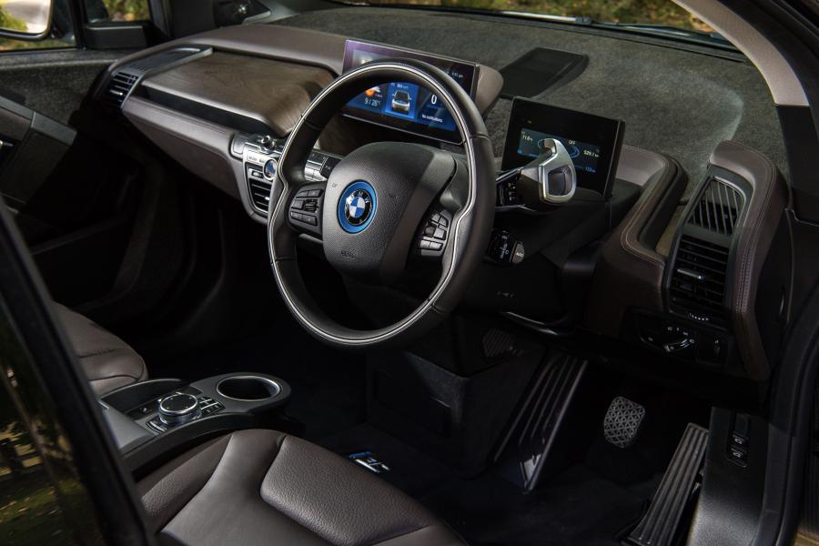 Интерьер BMW i3s (I01) 2018 года  (AU) (фото 14 из 31)